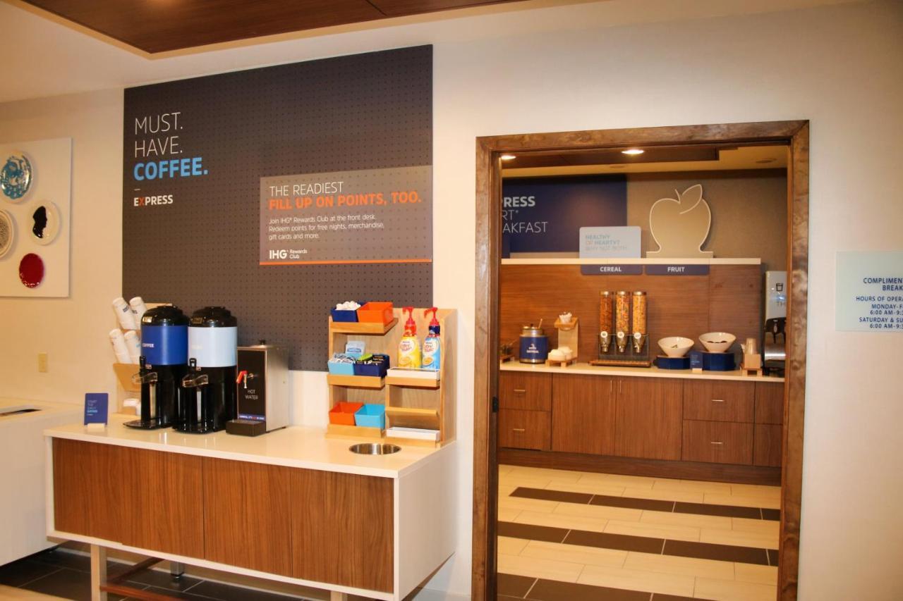 Holiday Inn Express By Ihg Douglas Exterior foto