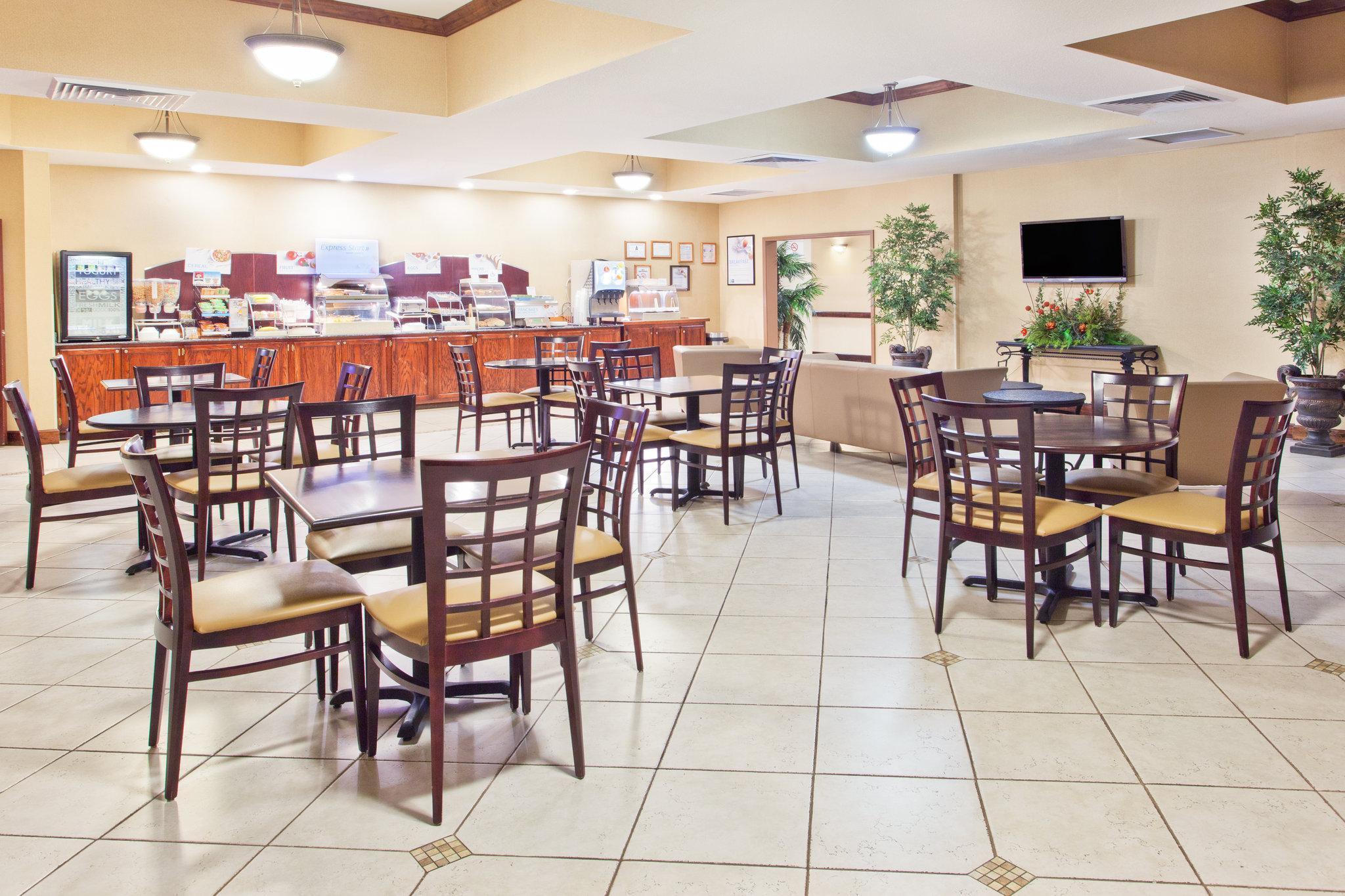 Holiday Inn Express By Ihg Douglas Exterior foto